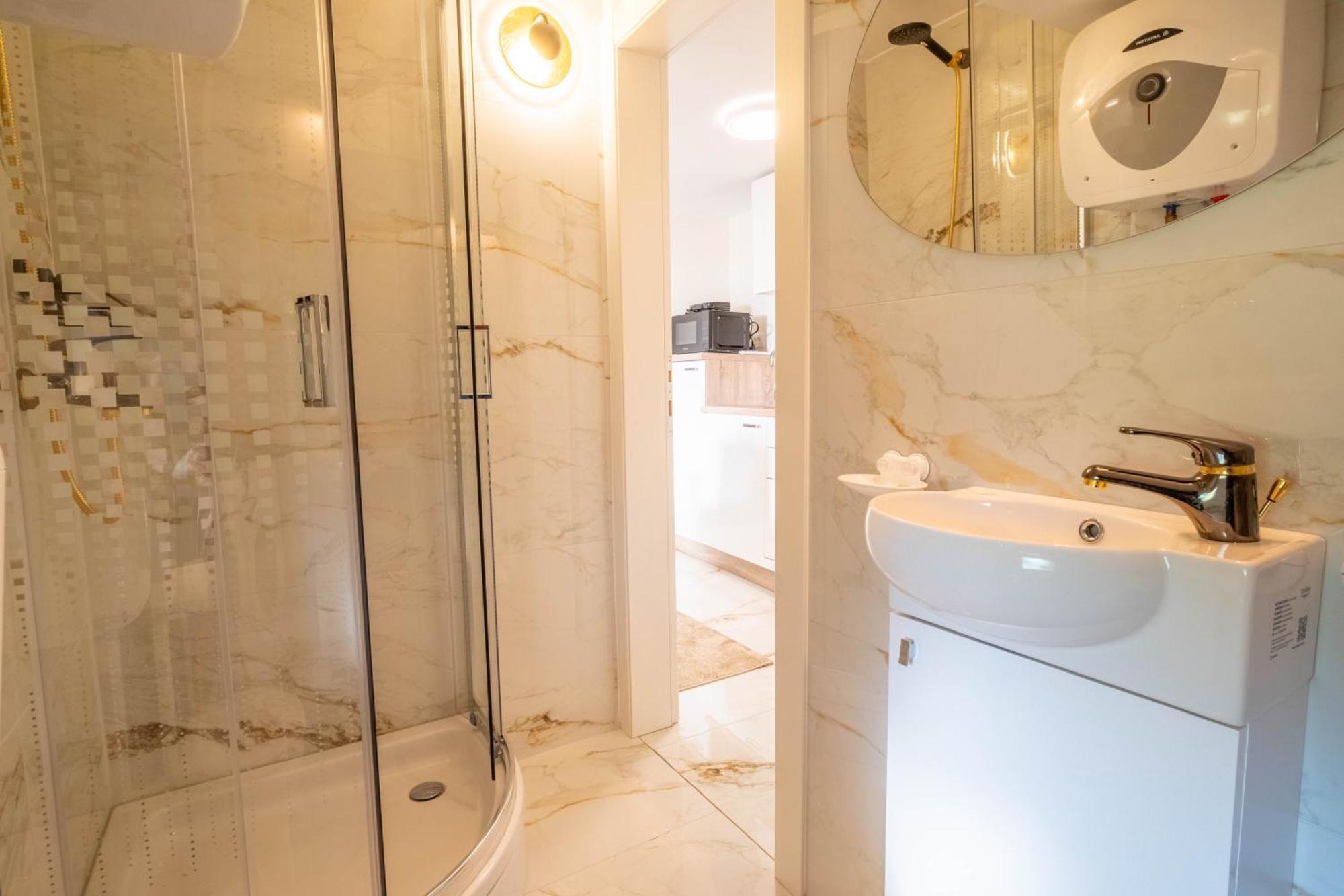 Premium Relax Rooms Novi Vinodolski Eksteriør billede
